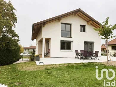 Maison traditionnelle à Neydens (74160)