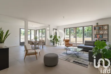 House at Saint-Cloud (92210)