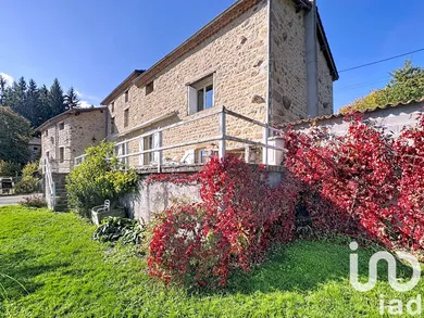 Maison de campagne à La Chapelle-Agnon (63590)