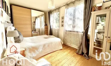 Apartment at Fresnes (94260)