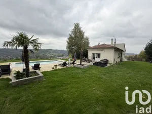 Architectural house at Le Chambon-Feugerolles (42500)