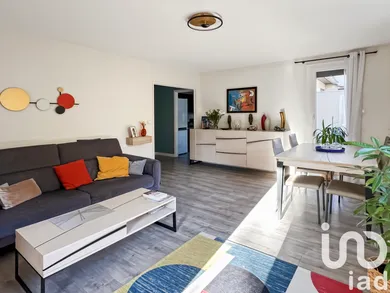 Apartment in Pontault-Combault (77340)