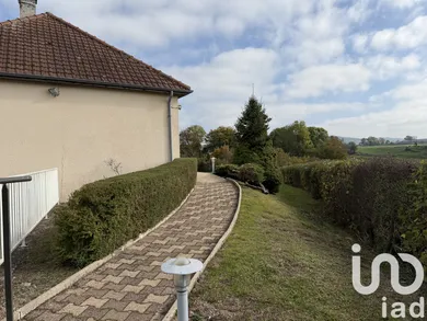 Traditional house in Issy-l'Évêque (71760)