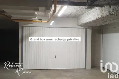 Parking à Paris (75019)