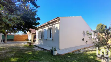 House at Sarrians (84260)