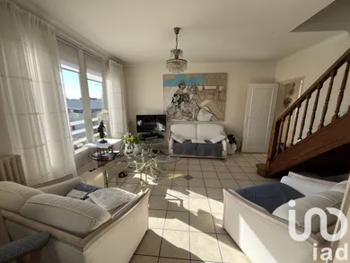 Apartment in Lescar (64230)