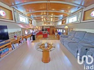 Péniche à Saint-Mammès (77670)