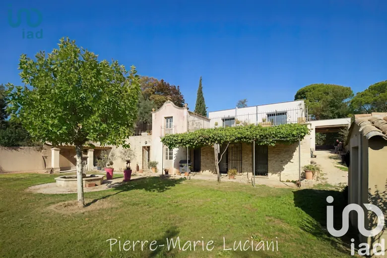 Maison 5 pièces 200 m² · à Cucuron · 200 m² · 990 000 €