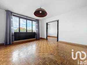 Apartment at Bois-d'Arcy (78390)