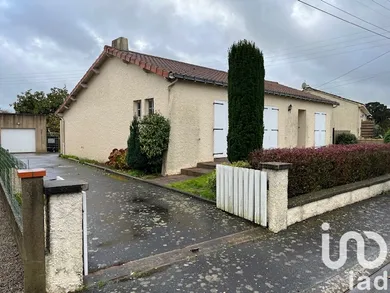 Traditional house in Sèvremoine (49660)