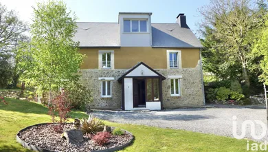 House at Gorges (50190)