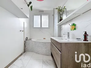 Apartment at Bois-d'Arcy (78390)