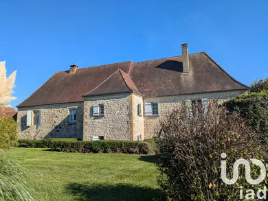 Farm in Saint-Cyprien (24220)