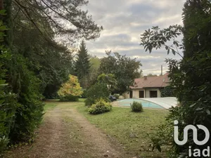 Traditional house at Guécélard (72230)