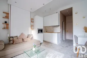 Apartment at Paris (75016)