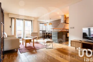 Apartment at Paris (75019)