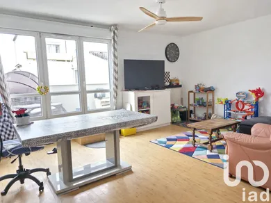 Apartment in Combs-la-Ville (77380)