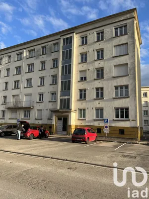 Apartment at Troyes (10000)
