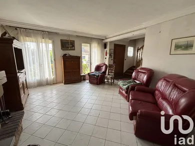 House in Richebourg (78550)