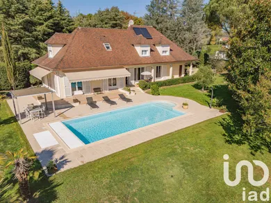 House at Méritein (64190)