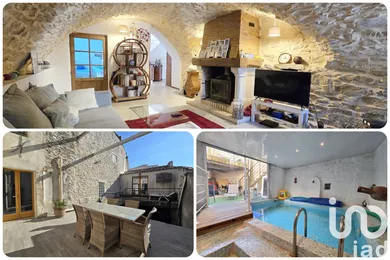 Village house at LIRAC (30126)