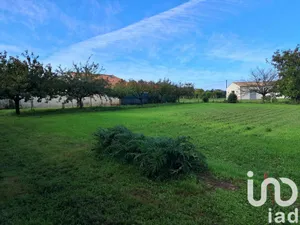 Building plot at Bercloux (17770)