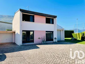 House at Fontaine (38600)