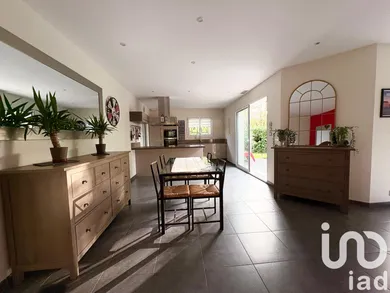 Traditional house in Saint-Médard-d'Eyrans (33650)