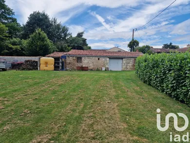 Building plot in Saint-Macaire-du-Bois (49260)