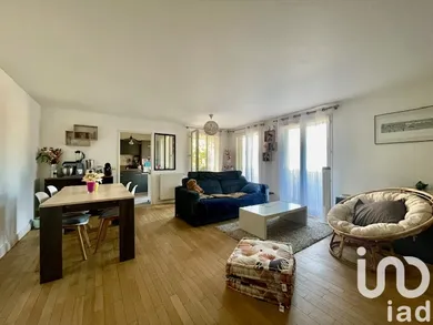 Apartment in Bordeaux (33100)