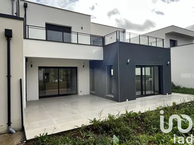 Traditional house at Saint-Erblon (35230)