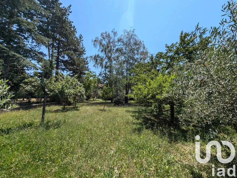 Terrain à bâtir à Peyruis (04310) · 95 000 €
