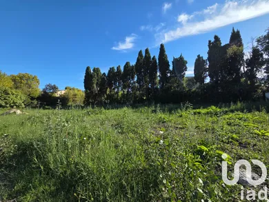 Building plot in Saint-Rémy-de-Provence (13210)