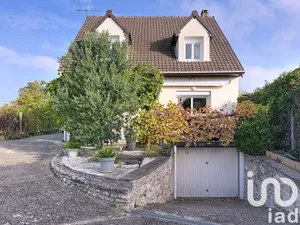 House at Issou (78440)