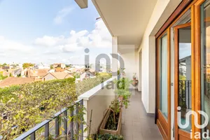 Apartment at Saint-Maur-des-Fossés (94100)