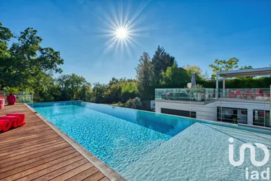 Architectural house in Bouliac (33270)