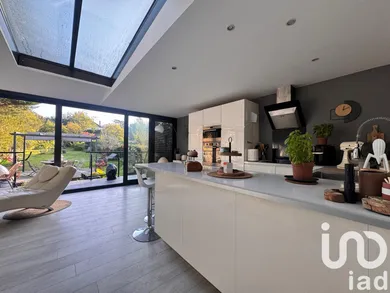 House in Sucy-en-Brie (94370)