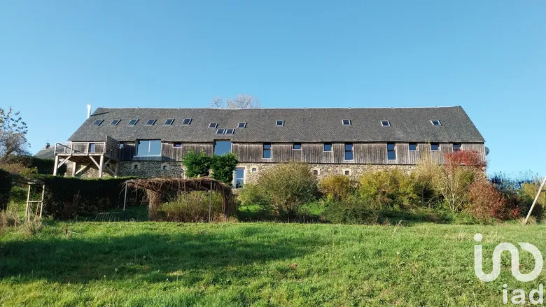 Maison 18 pièces 613 m² · à La Tour d'Auvergne · 613 m² · 499 000 €