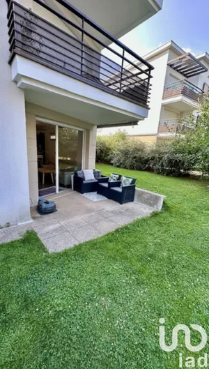 Apartment at Quincy-sous-Sénart (91480)