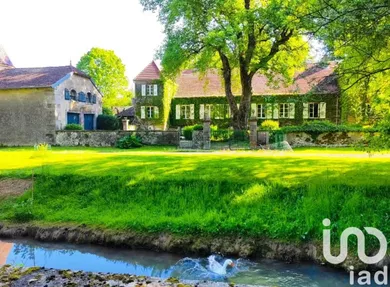 Castle at Faverney (70160)