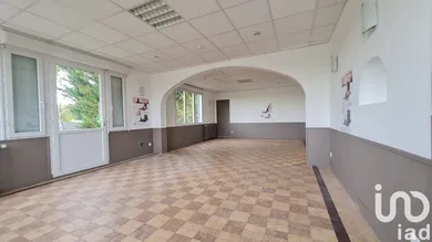 Building at La Ville-aux-Bois-lès-Pontavert (02160)