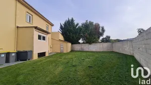 Immeuble à La Ville-aux-Bois-lès-Pontavert (02160)