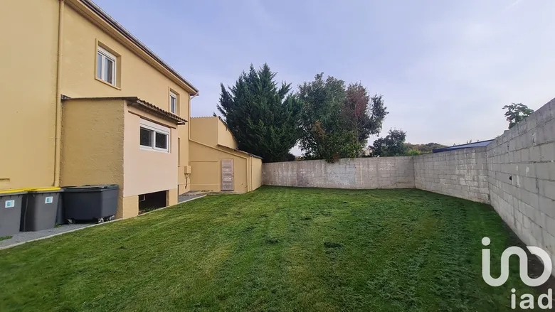 Immeuble 220 m² · à La Ville-aux-Bois-lès-Pontavert · 220 m² · 183 000 €