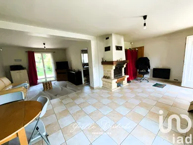 Maison traditionnelle à Chevannes (45210)