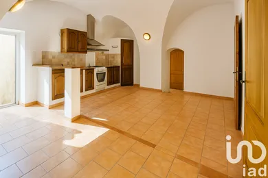 Apartment in Saint-Martin-de-la-Brasque (84760)
