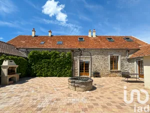 House at Champdeuil (77390)