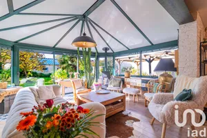 House at Trangé (72650)