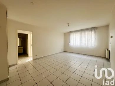 Apartment in Reims (51100)