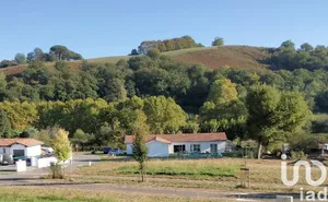 Terrain à bâtir à LA BASTIDE CLAIRENCE (64240)