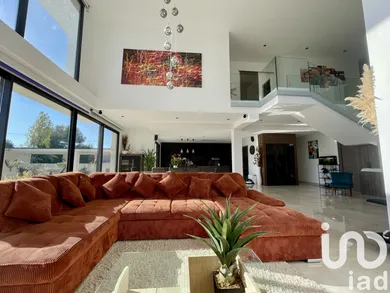 Architectural house in Saint-Drézéry (34160)